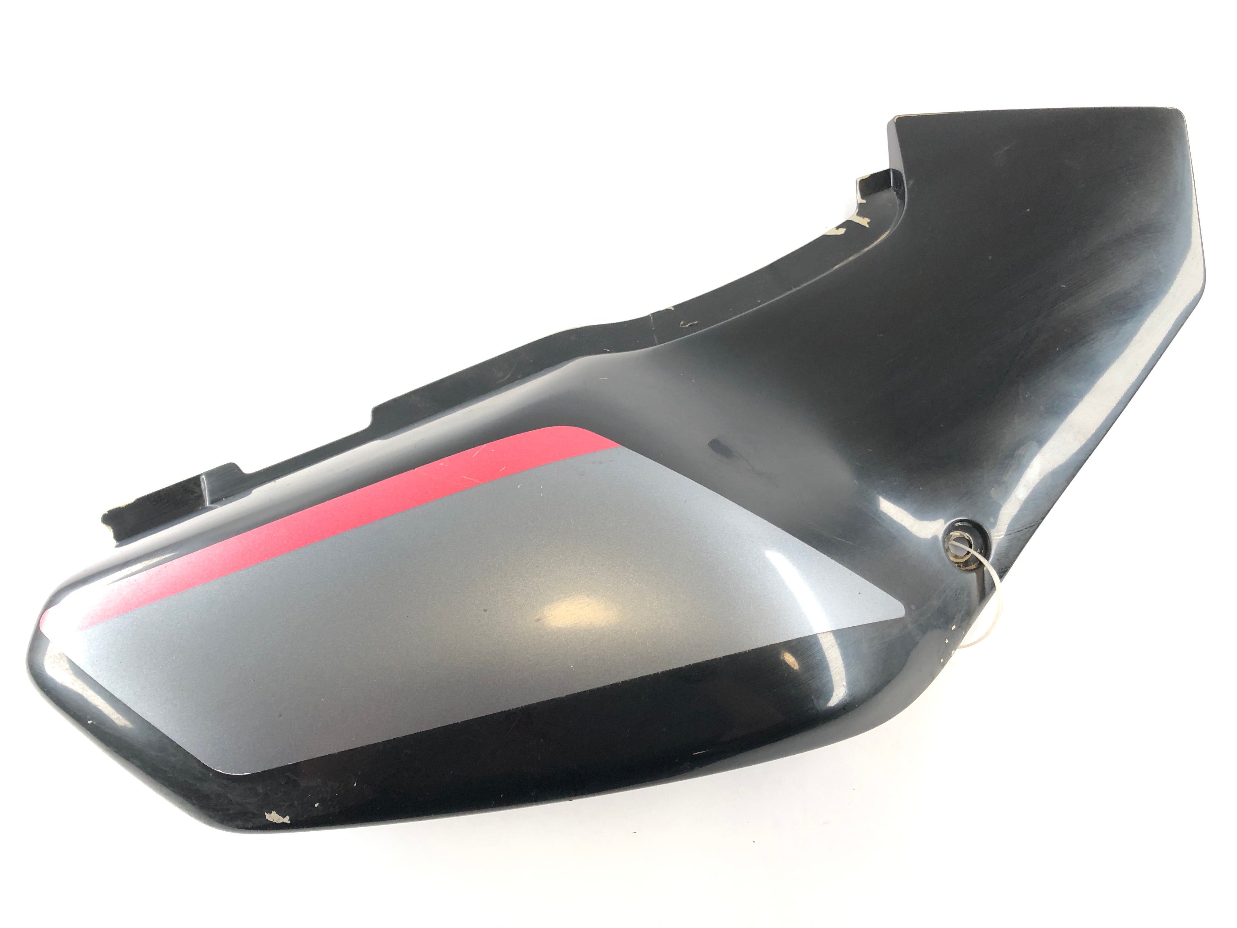 Yamaha XTZ 750 Super Tenere 3LD [1995] - Side panel rear right retaining lug broken off