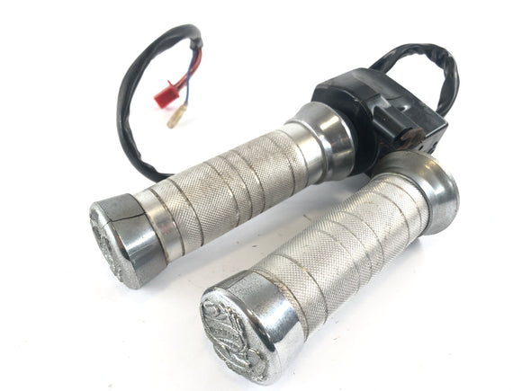 Yamaha XV 535 Virago 2YL [1987] - Opisania kierownicy po prawej stronie z uchwytem przepustnicy