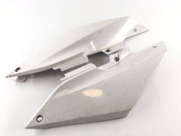 ヤマハWR 125 R DE07 [2016]  - 左と右の後部クラッディング