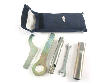 KTM Duke 125 [2011] - Onboard tool kit - 0
