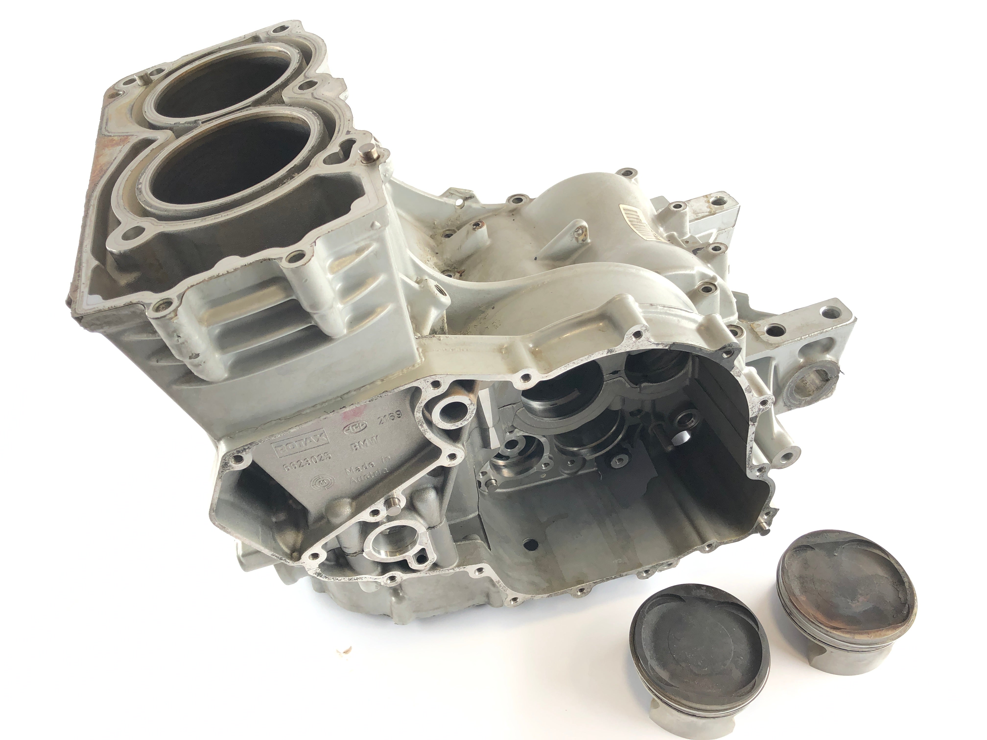 BMW F 800 S [2007] - Engine housing with cylinder liners and pistons