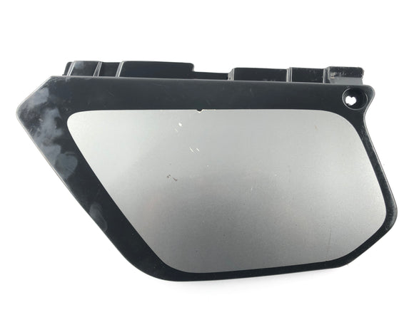 Yamaha dt 125 r de03 [1999] - revestimento lateral de revestimento traseiro à esquerda