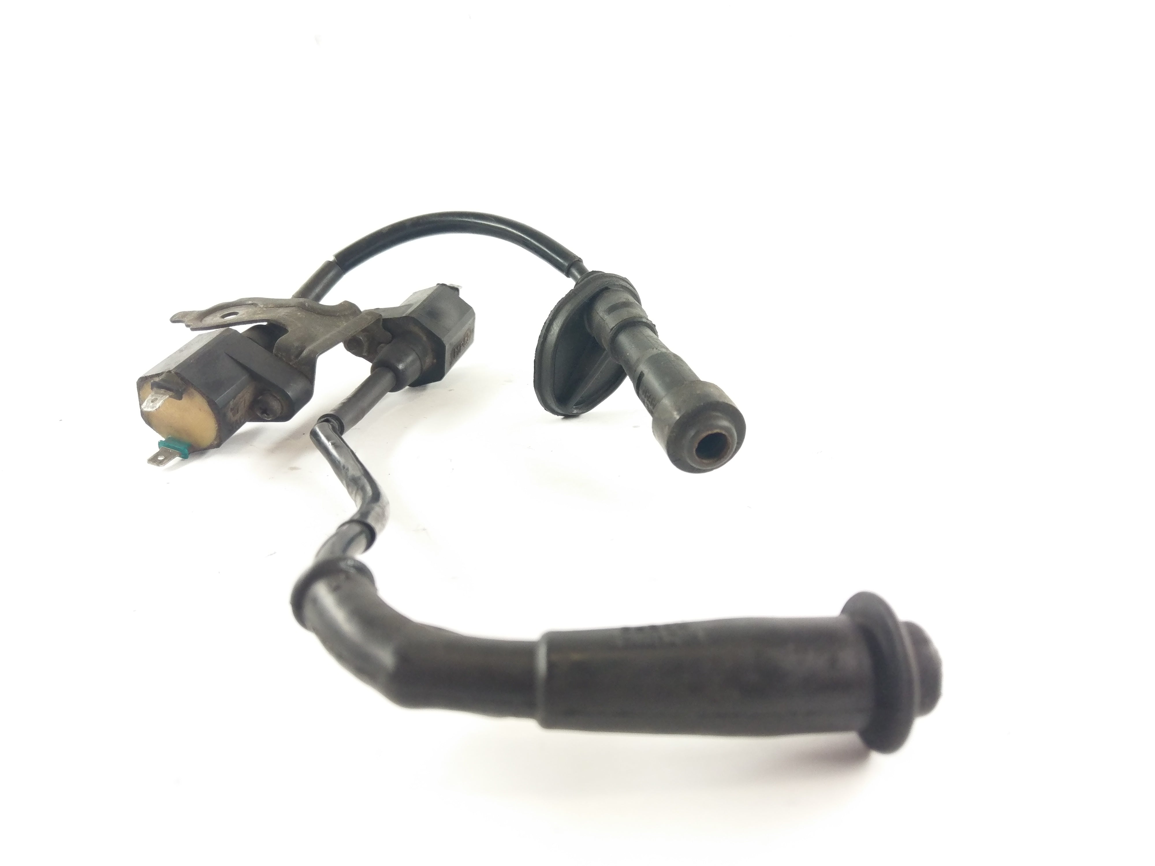 Honda XRV 650 African Twin RD03 [1989] - Ignition coil and spark plug connector