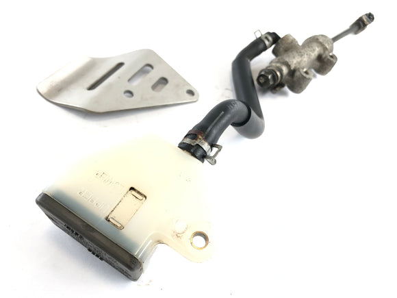 Suzuki DL 1000 V -STROM [2006] - pompa hamulca z tyłu