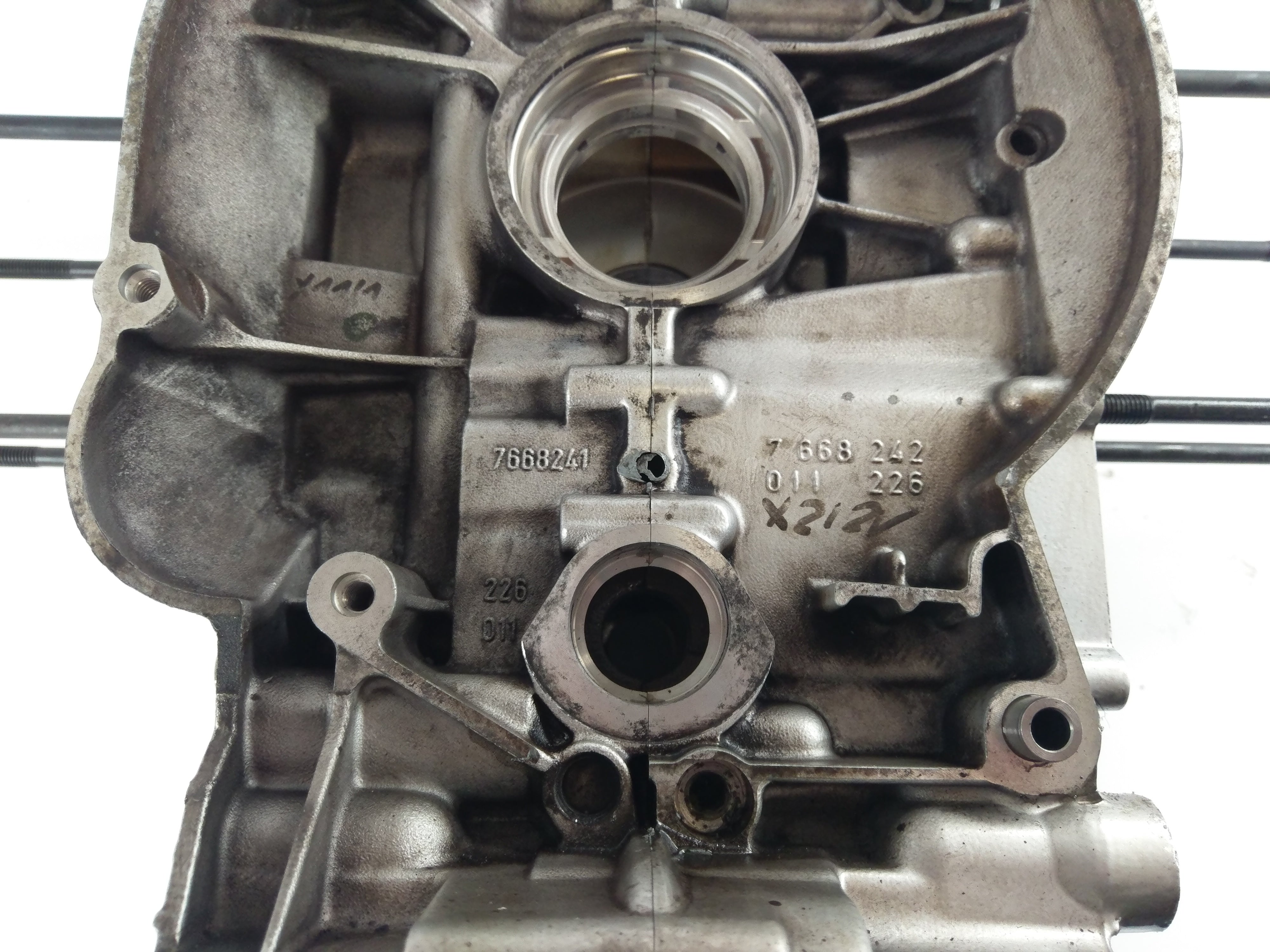 BMW R 1200 GS R12 [2004] - Engine housing empty housing