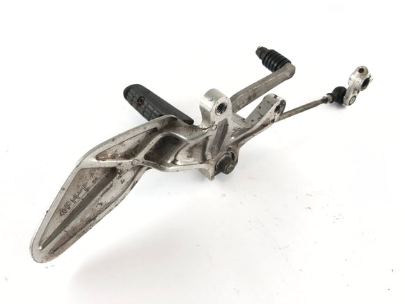 ヤマハYZF 750 R 4HN [1995]  - 左側のラストプレートとギアレバー