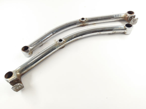 スズキ侵入者VS 700 VP51A [1986]  - 右左カップルのハンガーの後ろにあるラストホルダー