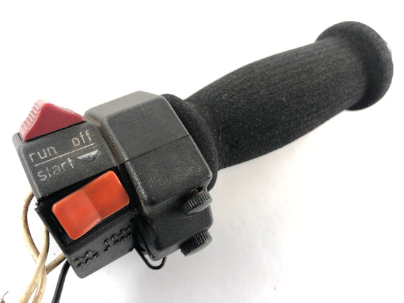 Cagiva Elefant 650 [1985] - Encaixes do guidão na alça do gás direito