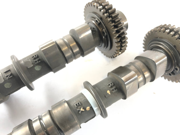 Honda St 1100 SC26 Pan European [1990]  - 右に設定されたカムシャフト