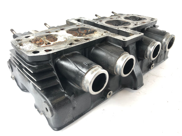 Kawasaki GPZ 550 [KZ550D] - cabeza de cilindro