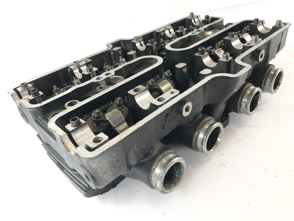 Kawasaki GPZ 550 [KZ550D] - cabeza de cilindro