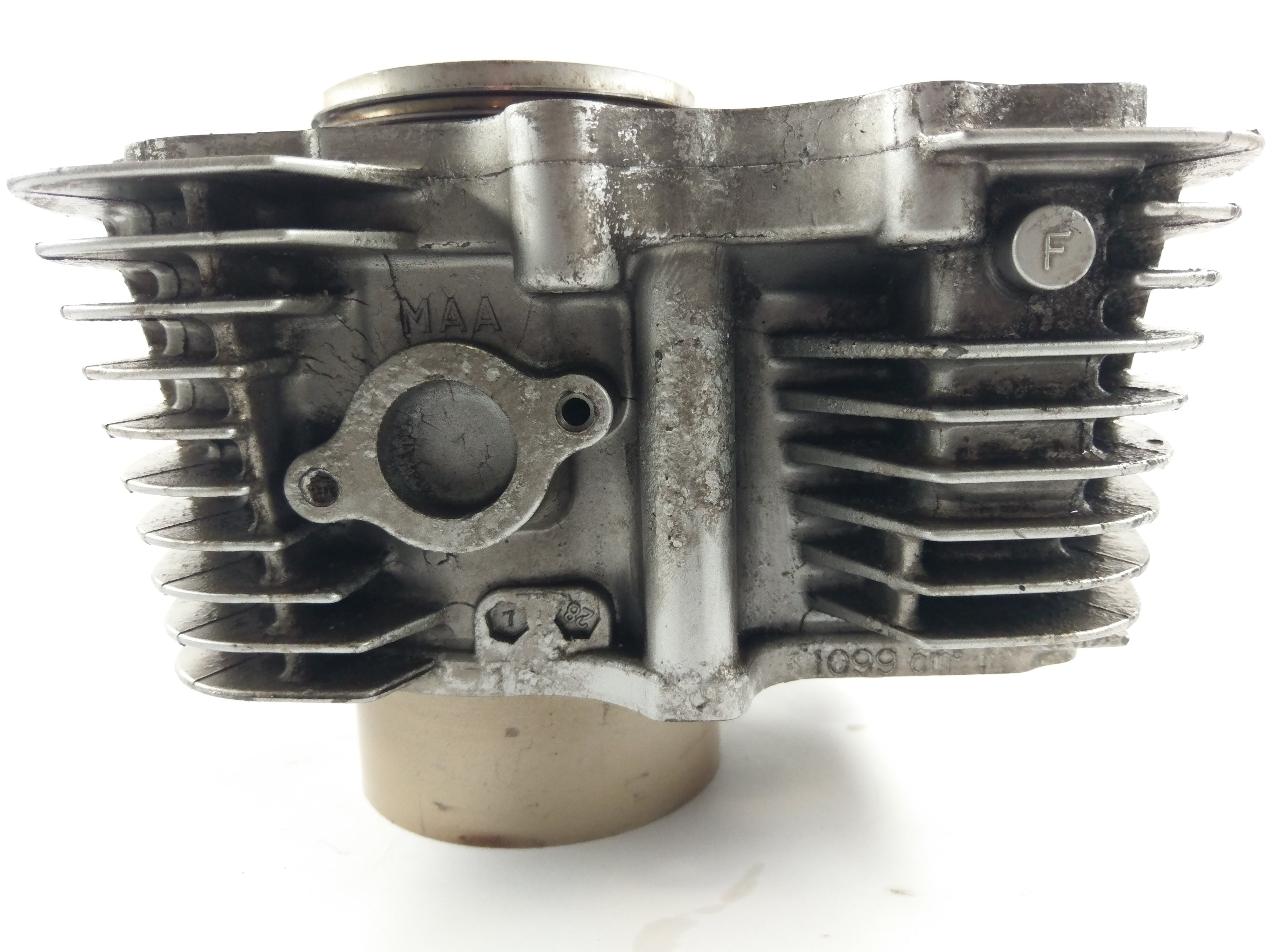 Honda VT 1100 SC32 [1999] - Cylinder with piston at the front