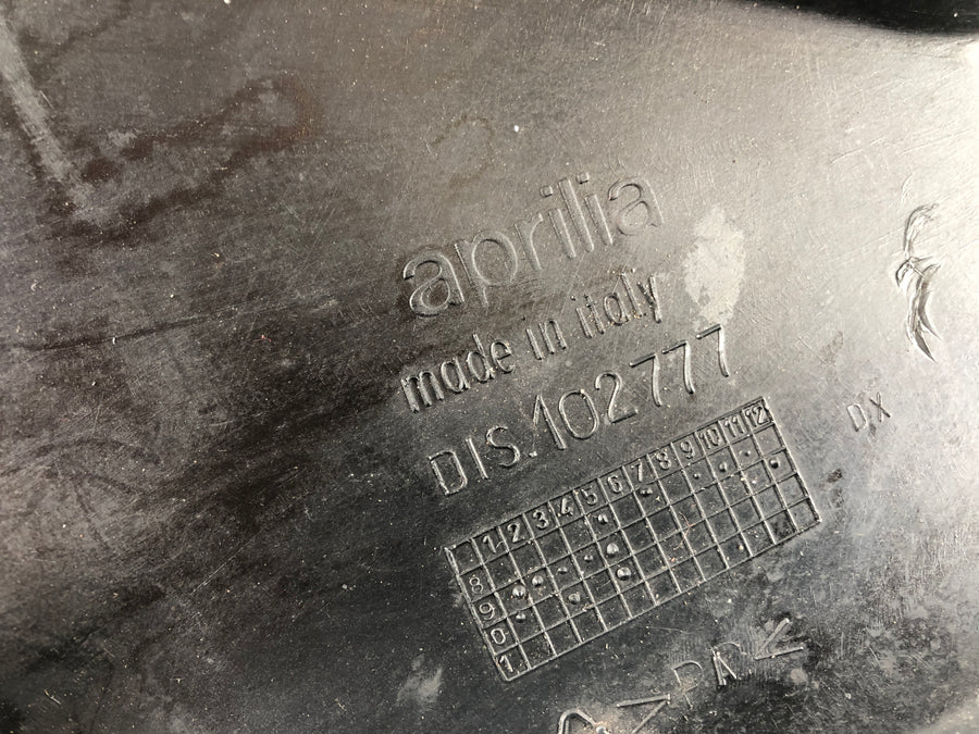 Aprilia Rs 125 [2000] - Kaderbekleding aan de rechterkant
