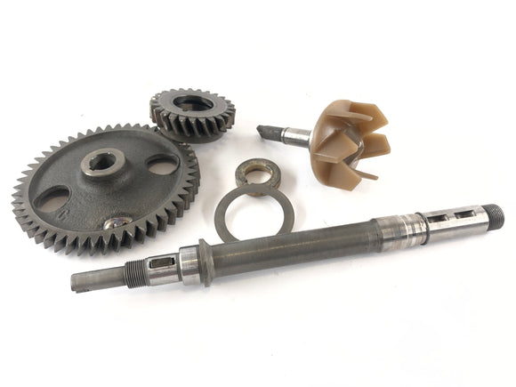 Ducati 888 Strada [1993]  - シャフトとギアが設定されたウォーターポンプドライブ