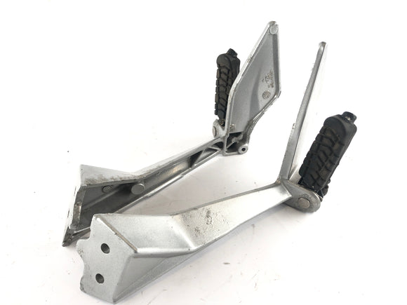KTM Duke 125 [2011] - Passenger footrests with holder right and left