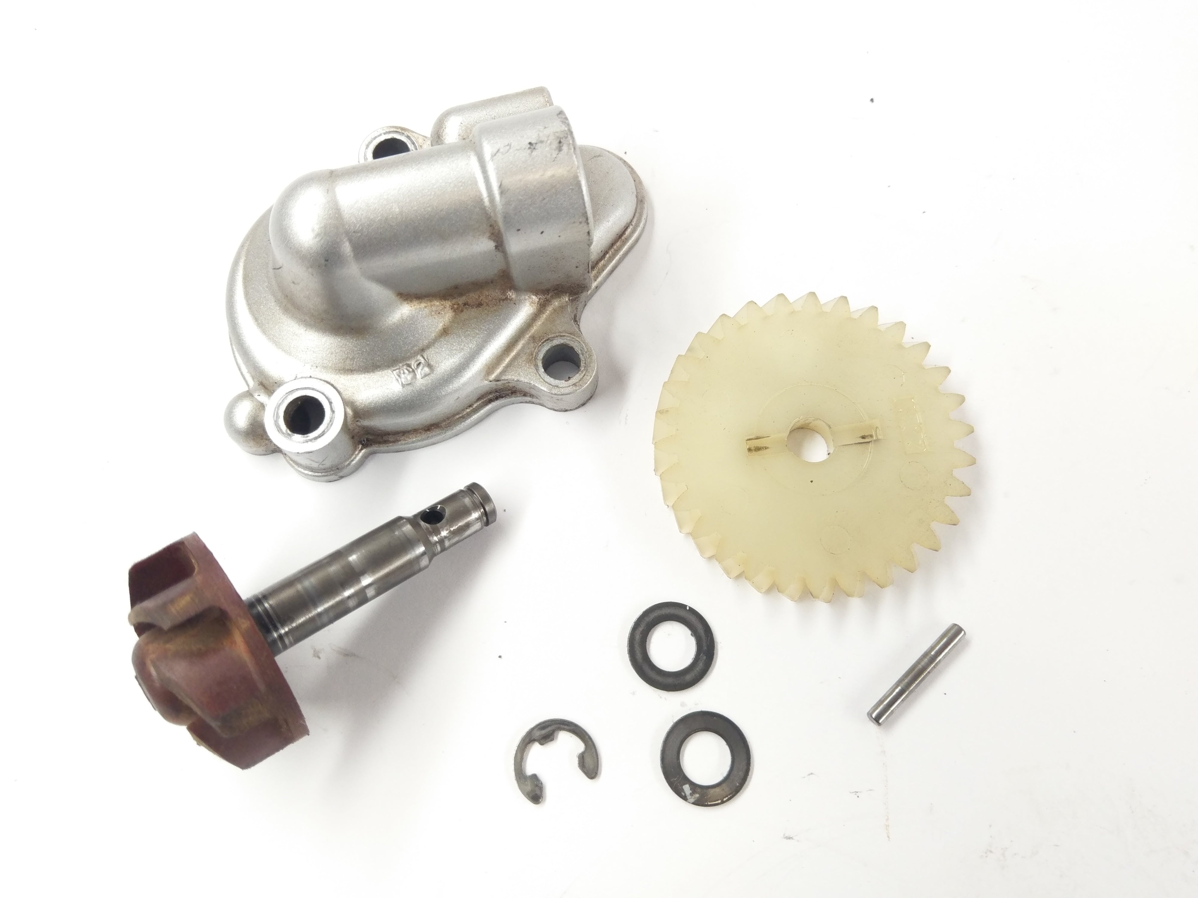 Yamaha DT 125 DE06 [2003] - Water pump with housing cover