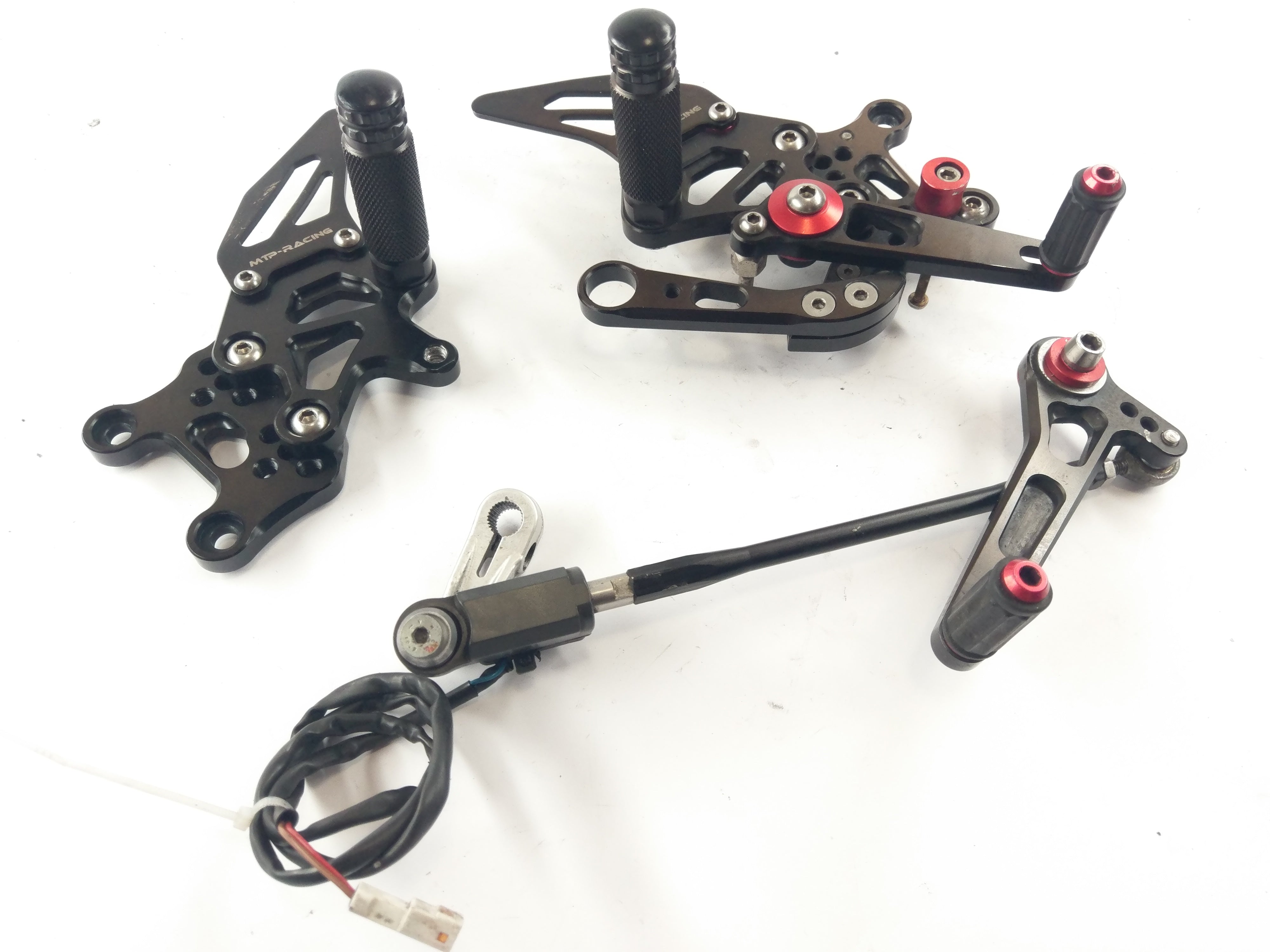 Aprilia RSV4 1000 RK [2010] - MTP Racing footrest system with Quickshifter shift linkage