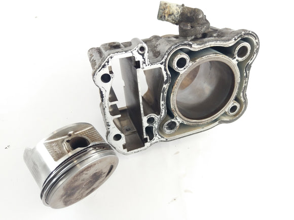 Honda XRV 650 African Twin RD03 [1989] - цилиндр с поршнем