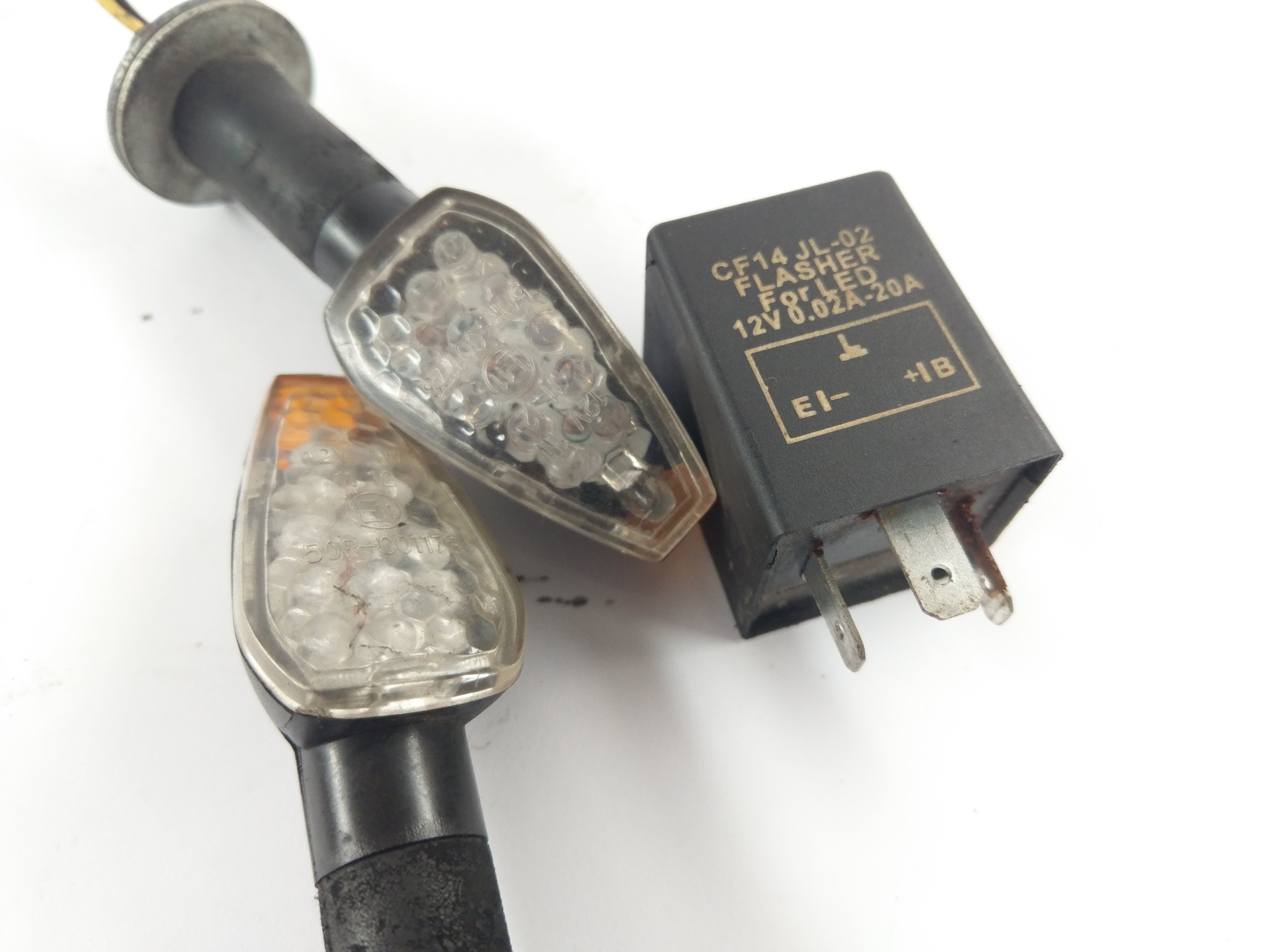 Yamaha XT 350 55V [1987] - LED indicator pair with LED relay