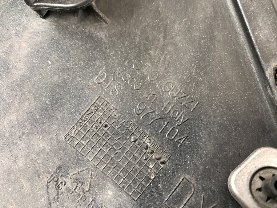 Moto Guzzi Norge 1200 LP [2006] - Desna bočna ploča s indikatorom