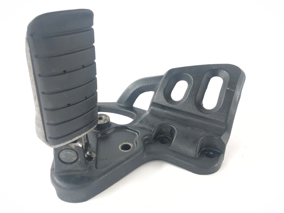 Triumph Tiger 955i 709EN [2001] - Driver footrest right Footrest front right