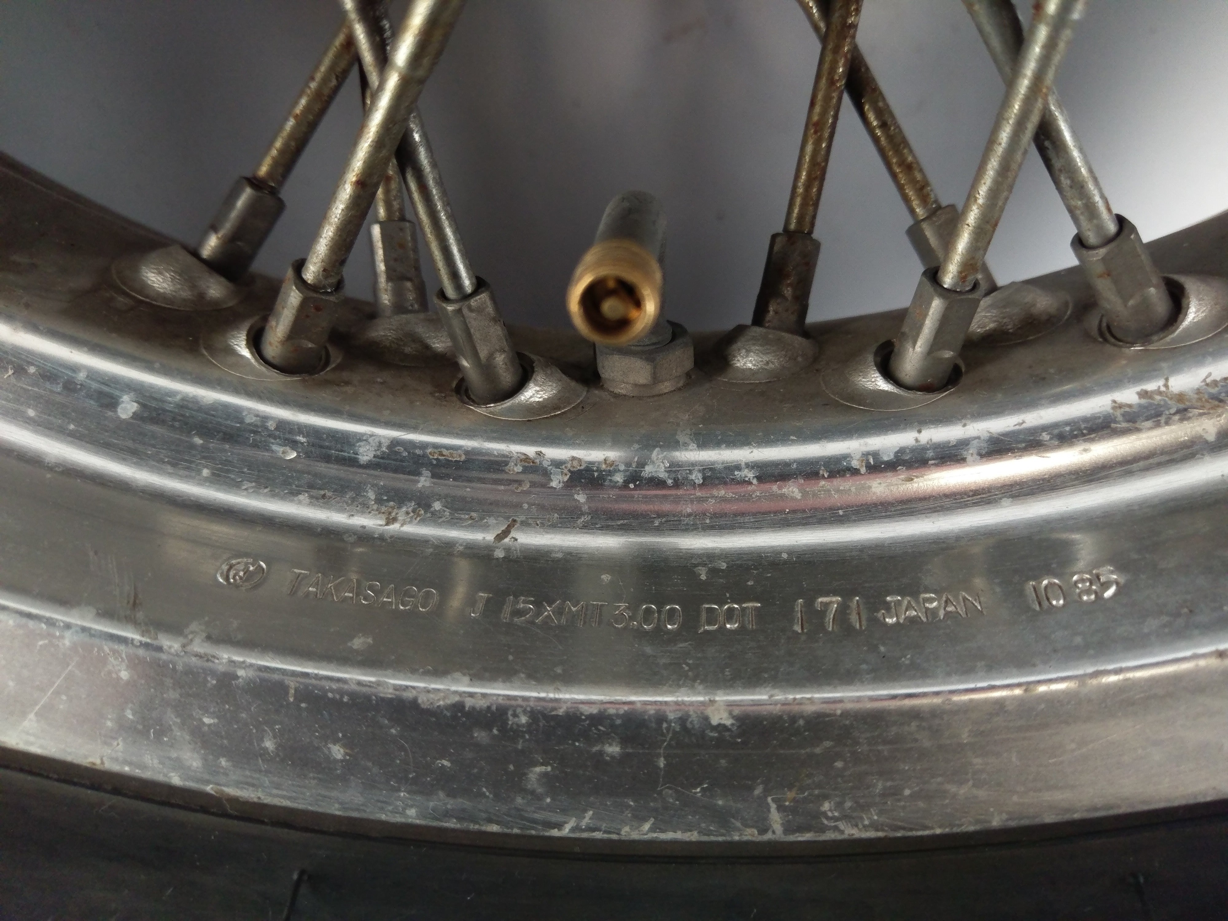 Suzuki Intruder VS 700 VP51A [1986] - Rear wheel rim