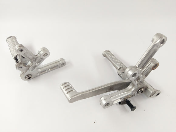 Триумф Скорость Тройная T509 [1997] - Подсказка для ног водителя с тормозным рычагом