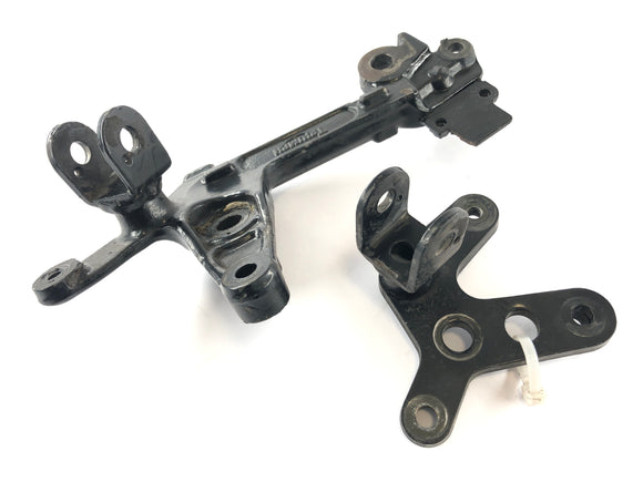 Triumph Tiger 900 T400 [1998] - Fodstøttindehaver foran til venstre og højre