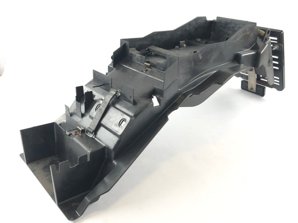 ヤマハXJR 1200 4PU [1995]  - 内部の覆いの下に後ろの羽ばたきホイールアーチ