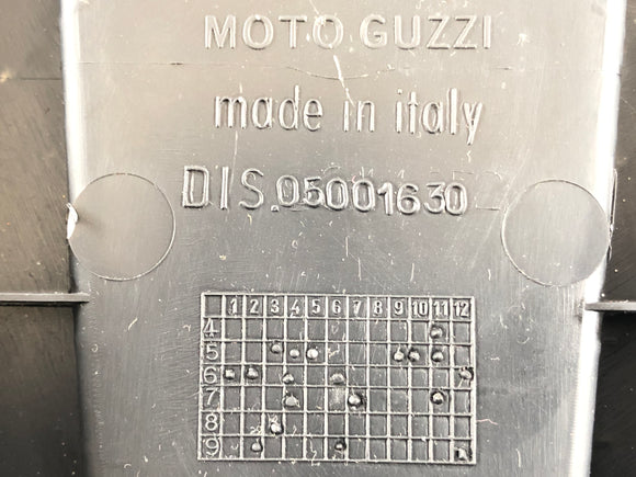 Moto Guzzi Stelvio 1200 8V [2011] - Pokrytí předního víka