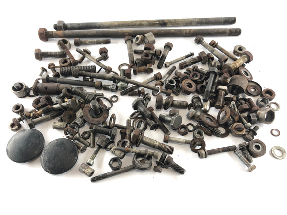 BMW R 75/6 [1974]  - 螺钉和残留零件被固化