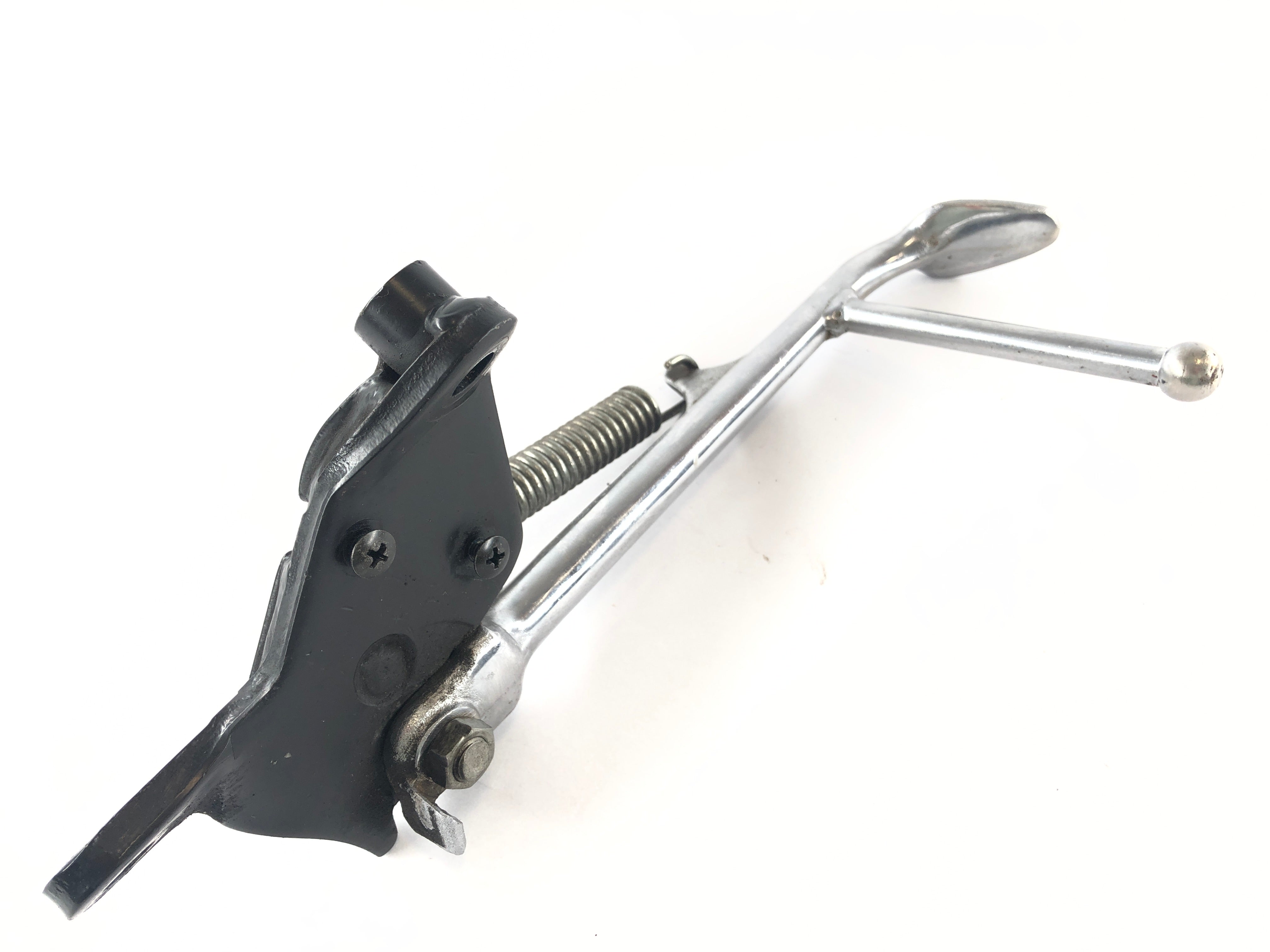 Yamaha XV 750 Virago [1991] - Side stand with spring and retaining plate