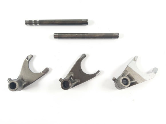 Suzuki RG 250 Gamma GJ21D - Fourchettes et axes de changement de vitesse