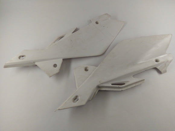 Husqvarna TE 450 H8 [2007] - Sidekledning til venstre og høyre