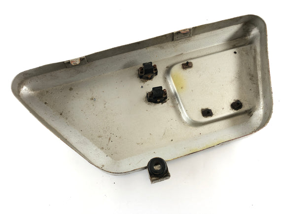 Moto Guzzi 850 -T3 VD [1979]  - 左側のサイドカバーサイドクラッディング