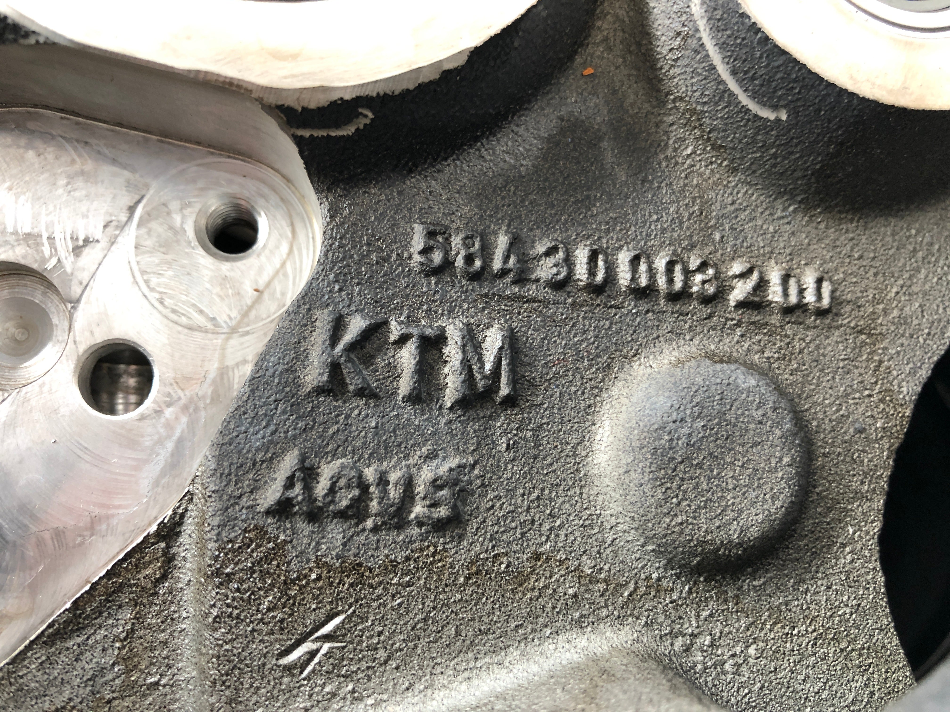 KTM 640 LC4 [2003] - Engine housing empty housing