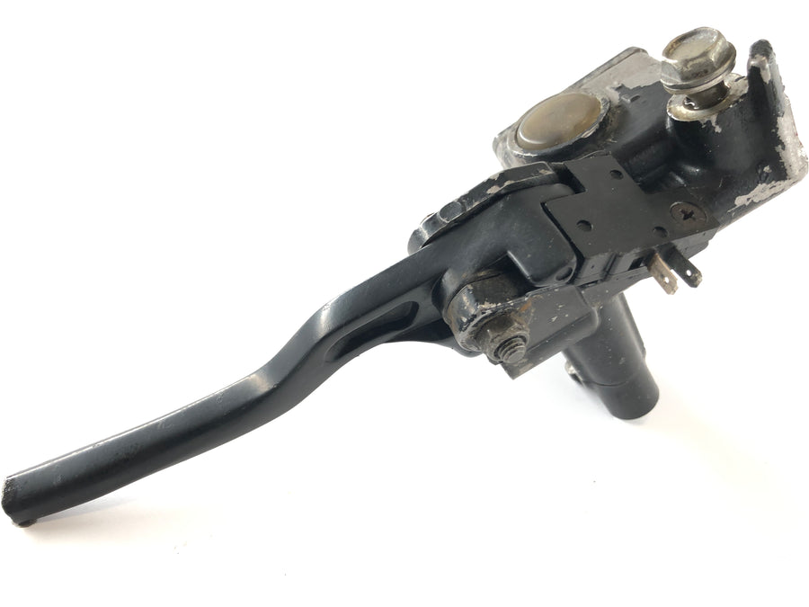 Kawasaki KLR 250 KL250D [1988] – juhtraua kinnitus, parempoolne piduripump koos pidurihoovaga
