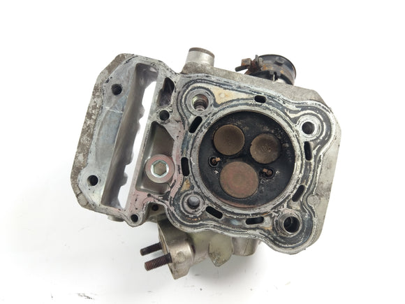 Honda NTV 650 RC33 - hlava válce