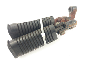 Benelli 504 Sport [1979]  - 脚踏率驾驶员的脚凳左右