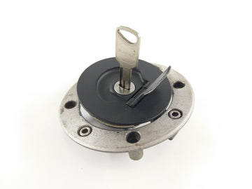 Suzuki GSF 1200 S GV75A [1998] - zámek nádrže s klíčem - 0