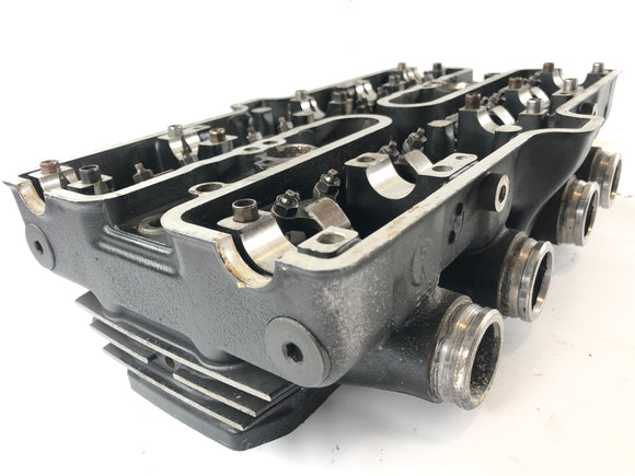 Kawasaki GPZ 550 [KZ550D] - cabeza de cilindro