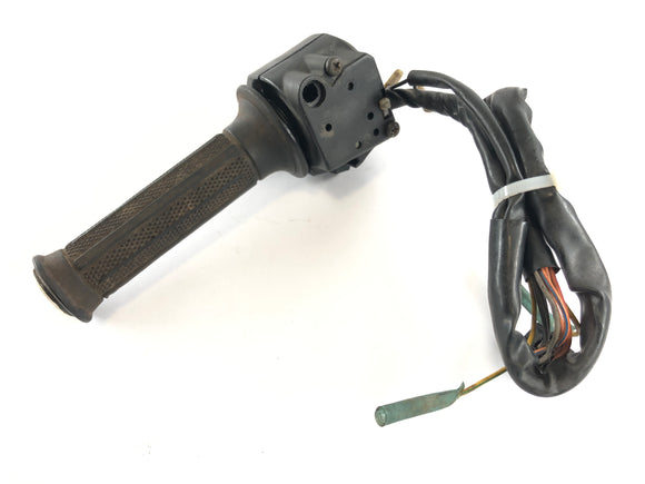 Suzuki GSX -R 1100 GV73B [1991] - Interruptor de manillar en el mango de gas derecho