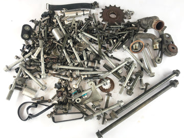 Yamaha YZF R6 RJ03 [2000] - Restdele og skruer er bundt - 0