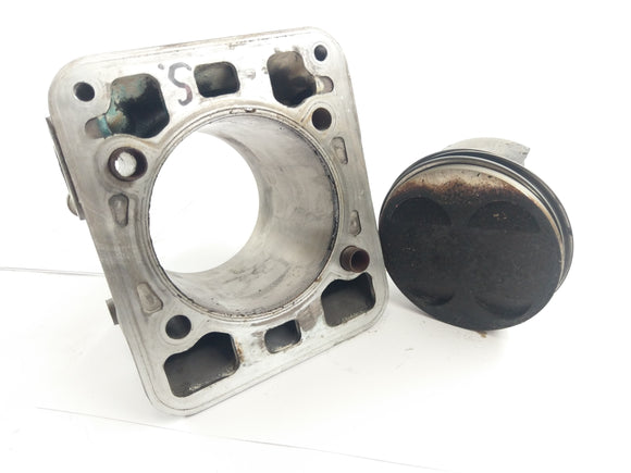 Ducati Monster S4 916 - Cylinder med et stempel -stående cylinder