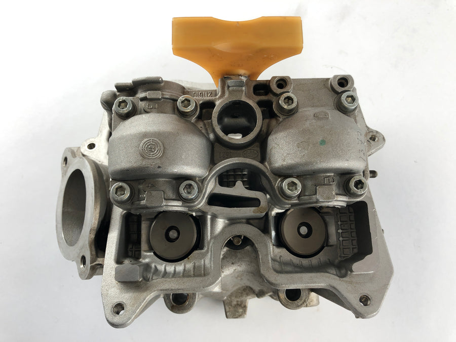 Can On The Spyder SM5 [2009] - hlava válce vpředu