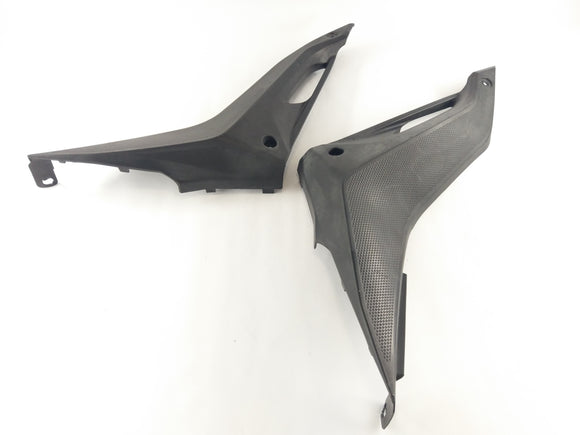 Yamaha YZF 125 RE06 [2011] - Panneau latéral droit et gauche