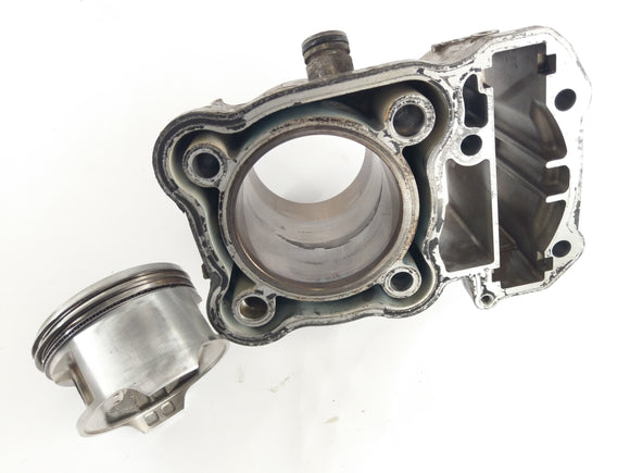 Honda XRV 650 African Twin RD03 [1989] - цилиндр с поршнем