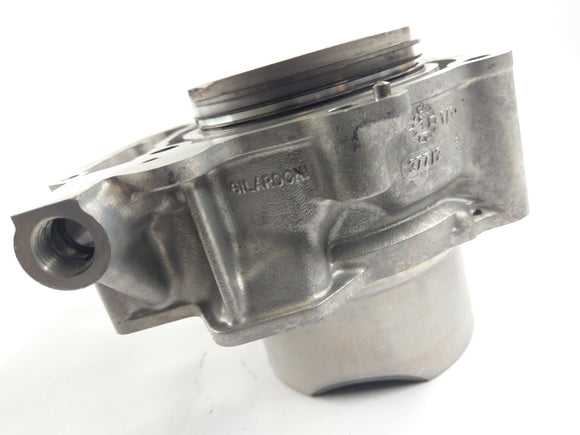 Aprilia RST 1000 Futura [2004] - Cylinder z tłokami