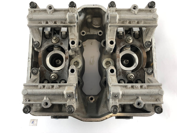 Honda VFR 750 F RC24 [1988] - Sylinderhode