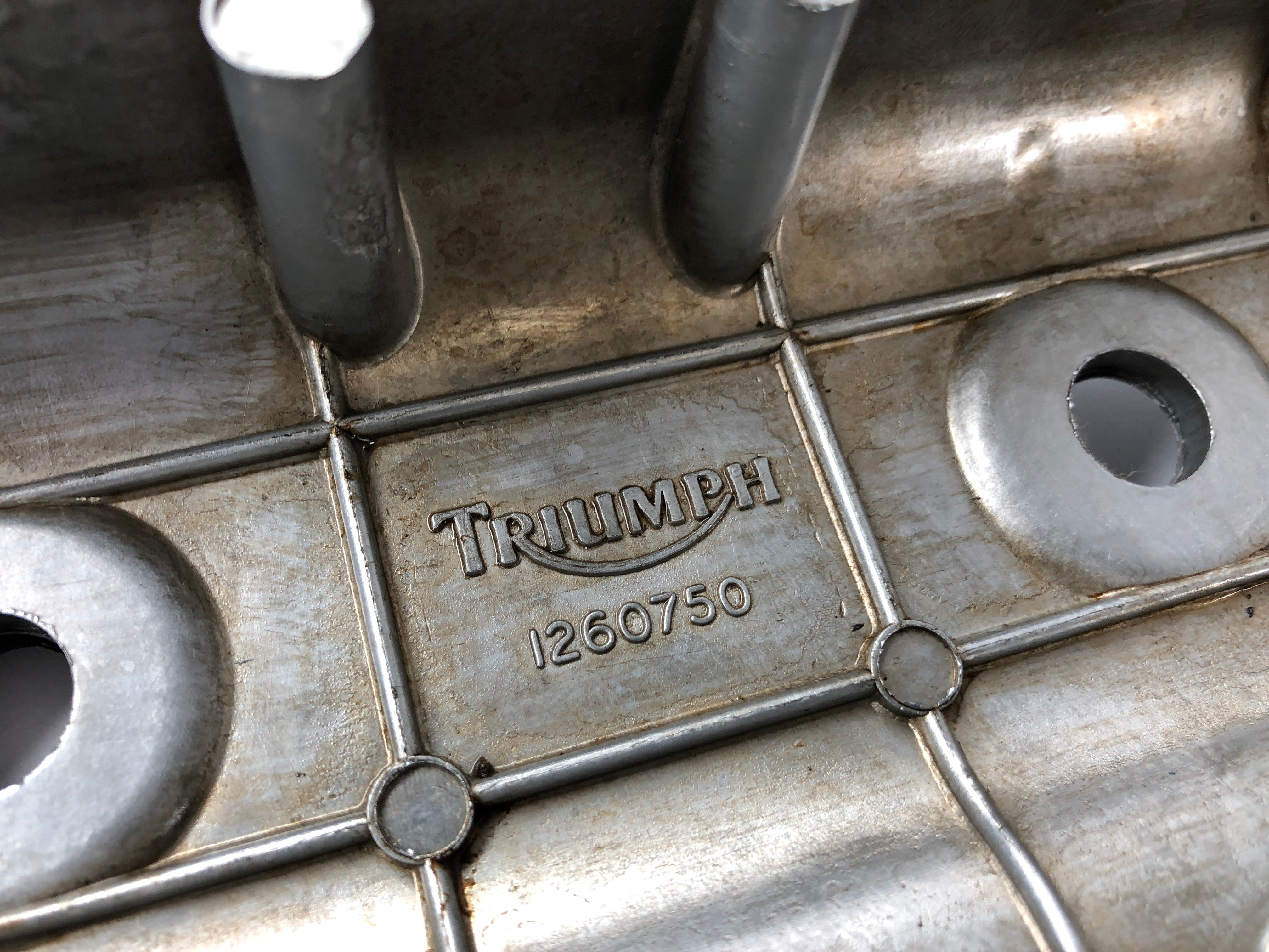 Triumph Thunderbird 900 RT T309 [1997] - Valve cover